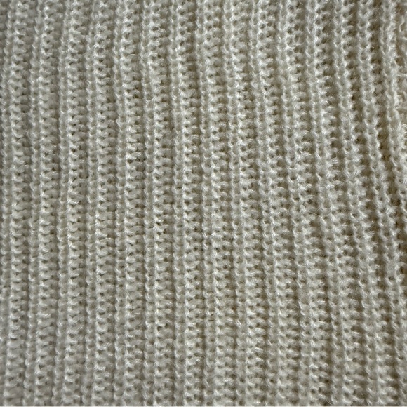 Uni Qlo Wool Mohair Acrylic Blend Cozy Cream Sweater Women’s medium - Picture 8 of 12